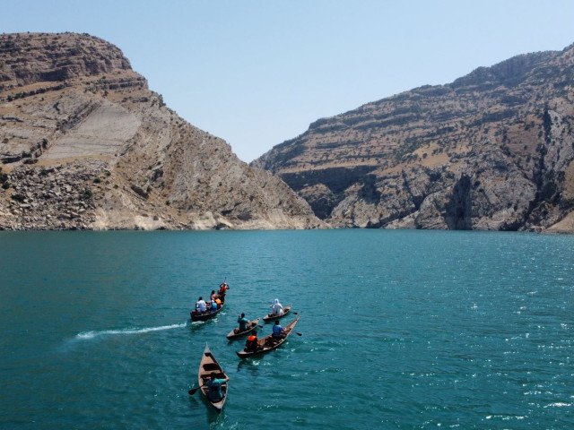 Launch of Sulaymaniyah-Dukan Heritage Boat Club, July 2023 (Experience Wilderness / © Waterkeepers Iraq-Kurdistan, 2023)