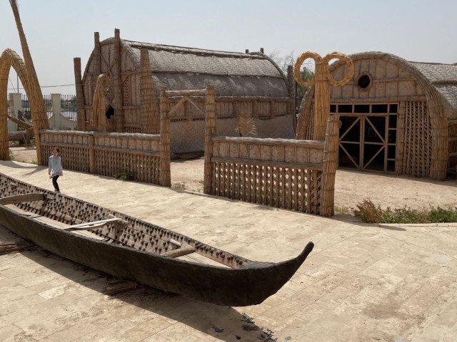 Mudhif reed house and boat workshop, Basra, Iraq (Hannah Lewis / © Safina Projects, 2023)