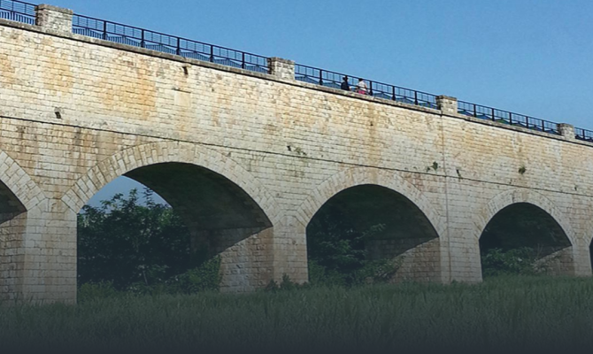 Water Palace / Apulian Aqueduct