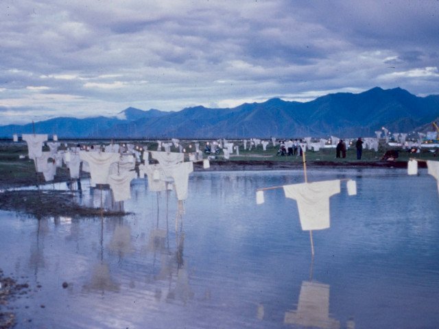 Lhasa: Tibetans take back the River, 1996 (Chengdu, China)