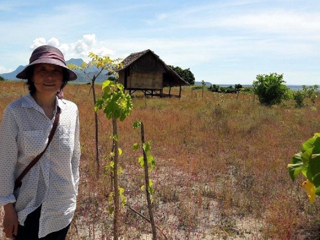 Hee Sok Lee-Niinioja in Flores, Indonesia